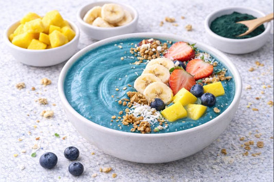 Tropische Spirulina Smoothie Bowl