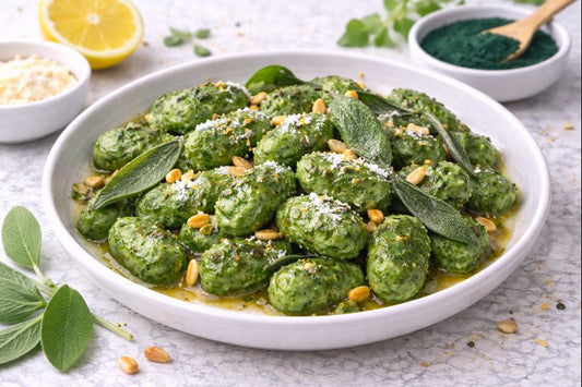 Groene Spirulina Gnocchi met Citroen & Salie
